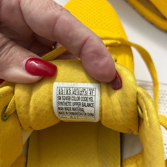 Skechers Men’s Yellow Sneakers

Size 9 1/2 - Picture 7 of 8